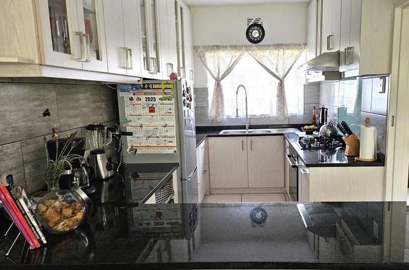 To Let 3 Bedroom Property for Rent in Bellville Western Cape